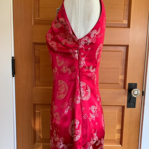 Red Silk Sleeveless Cheongsam Qipao Dress with Silver Dragon Jacquard Pattern - Picture 3 of 14